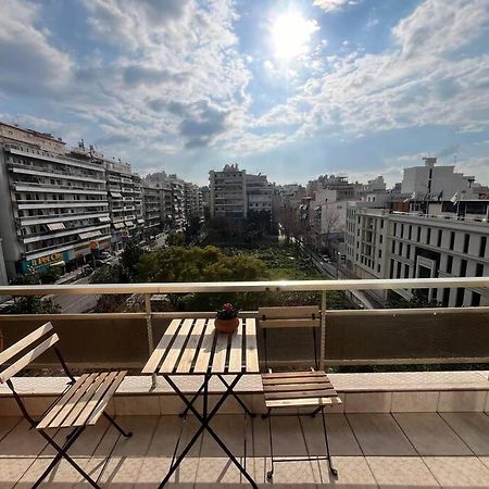 Maria'S Sunlit Apartment Piraeus Bagian luar foto